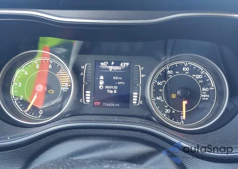 2019 Jeep Cherokee Latitude Plus 4X4 z USA, uszkodzony, nr VIN 1C4PJMLX8KD228433